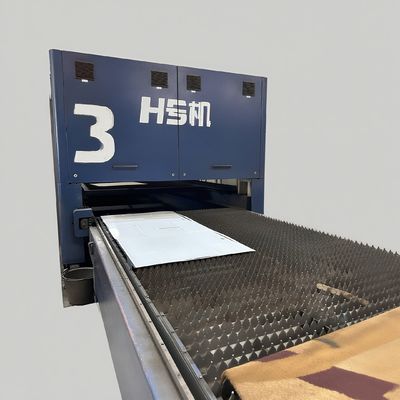 अच्छा दाम 3000W Fiber Laser Cutting Machine 4000x1500mm Servo System ऑनलाइन