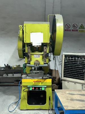 अच्छा दाम CNC Servo Punch Press 1250 kN Force for Sheet Metal Fabrication ऑनलाइन