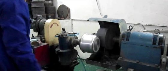 उच्च गुणवत्ता वाली स्वचालित कुकवेयर पॉलिशिंग मशीन