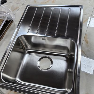 फ्रॉस्टेड ब्रश स्टेनलेस स्टील सिंक नैनो गन ग्रे स्टेनलेस स्टील सिंक 304 स्टेनलेस स्टील सिंक स्टेज के तहत स्थापित