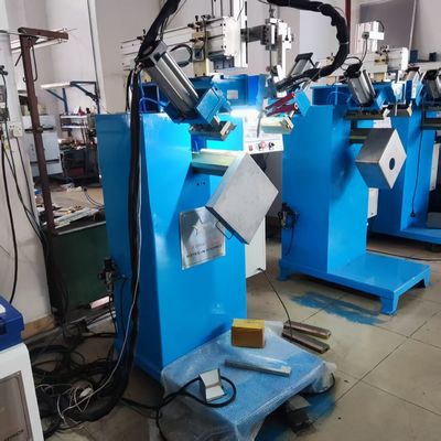 संचालित करने में आसान और अनुकूलन योग्य वेल्डिंग पैरामीटर, गोल कोने सीएनसी वेल्डिंग मशीन