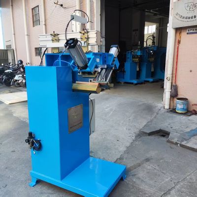 संचालित करने में आसान और अनुकूलन योग्य वेल्डिंग पैरामीटर, गोल कोने सीएनसी वेल्डिंग मशीन