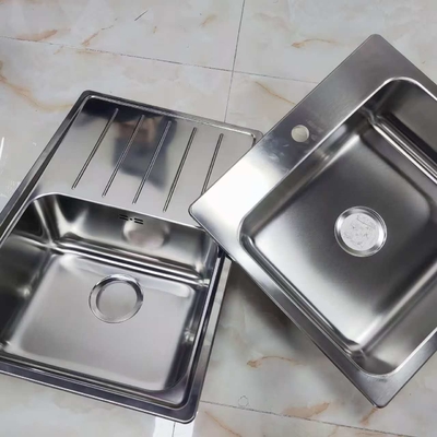 304 स्टेनलेस स्टील किचन सिंक डबल बाउल अंडरमाउंट