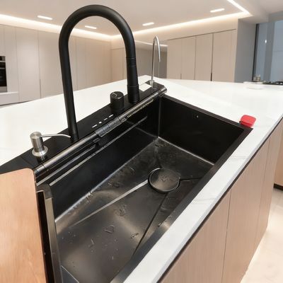 800 मिमी डबल-बेसन स्टेनलेस स्टील किचन सिंक ब्रश किए गए फिनिश के साथ, साउंड-डम्पिंग पैड, और रियर-सेट ड्रेन