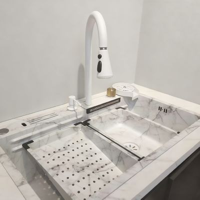 थर्मोस्टैटिक शॉवर खाद्य ग्रेड 304/316 और गहरे एकल कटोरे के साथ हस्तनिर्मित स्टेनलेस स्टील रसोई सिंक