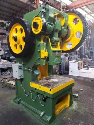 रसोई सिंक सीएनसी विनिर्माण मशीन पीएलसी नियंत्रण के साथ और विदेशी इंजीनियर समर्थन के साथ स्टेनलेस स्टील सिंक के लिए Pneuma-लॉक क्लैंपिंग